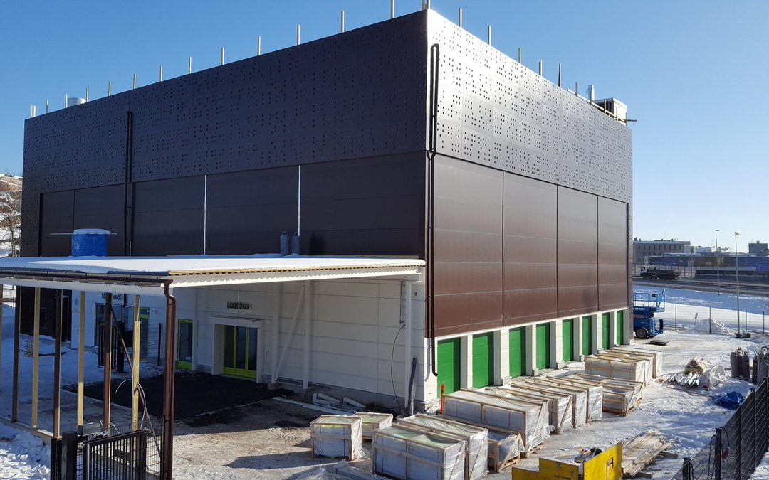 Lochblechfassade aus Aluminium für Pelikan